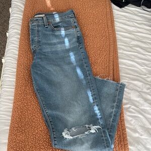 Levi’s Distressed Women's Jeans